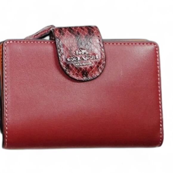 COACH NWT Medium Corner Zip Wallet Colorblock Maroon Burgundy snakeskin leather - Picture 1 of 14